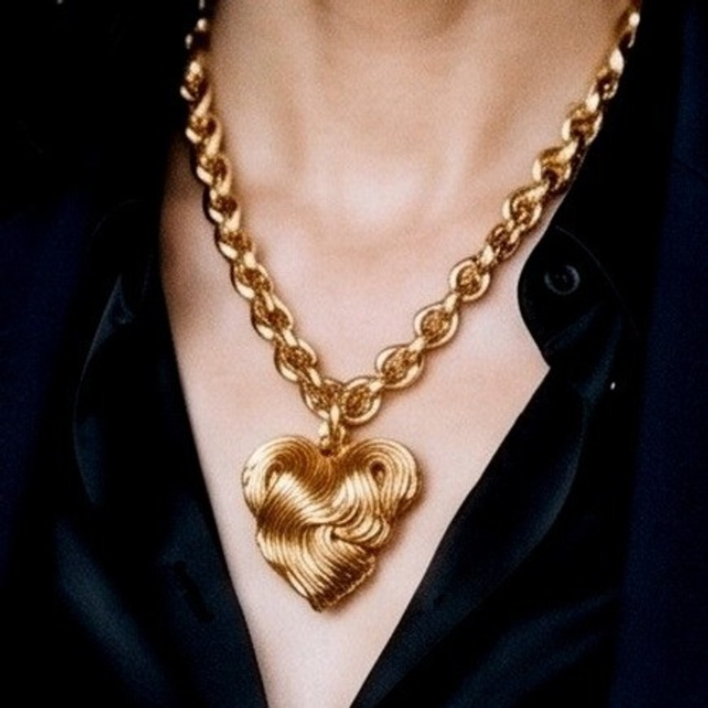 Vintage Chunky Gold Tone Ribbed Puffed Heart Pendant Necklace Wavy Wire Sculpted
